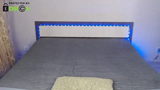 RonnieMilles online show from April 10, 7:32 pm