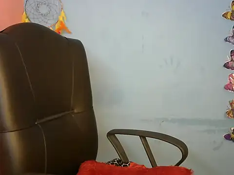 Black cat cutie online show from March 3, 4:21 am