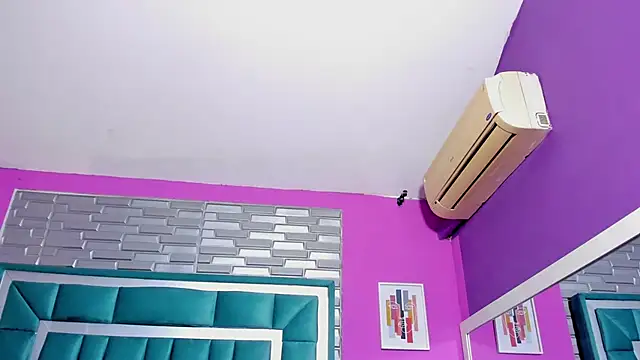 LORENSCOLLINS online show from February 21, 1:46 pm