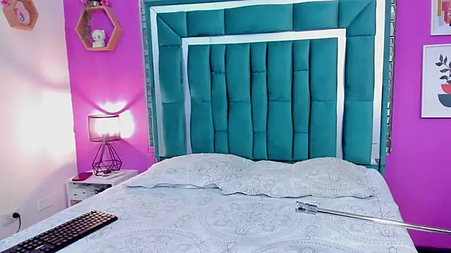 LORENSCOLLINS online show from February 26, 1:00 pm