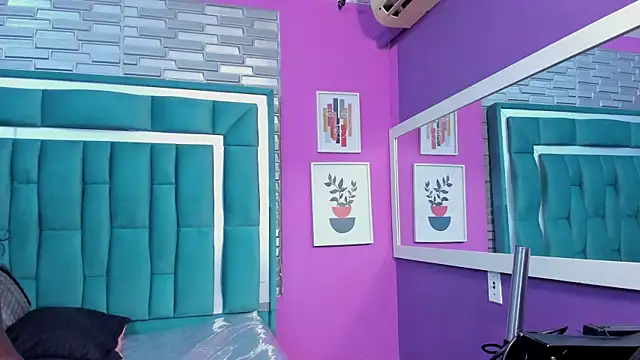 LORENSCOLLINS online show from February 23, 7:47 pm