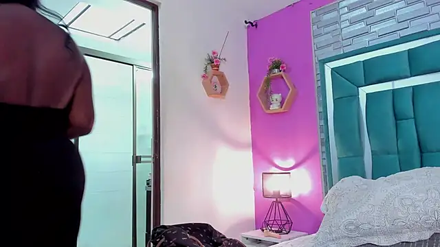 LORENSCOLLINS online show from January 18, 2:53 pm