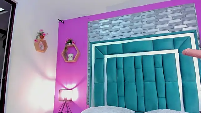 LORENSCOLLINS online show from November 14, 8:56 pm