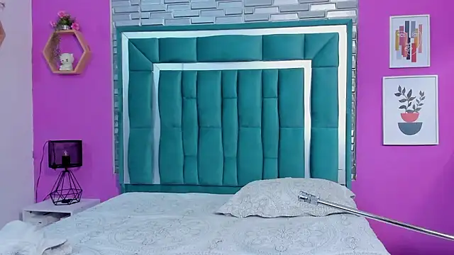 LORENSCOLLINS online show from February 28, 12:38 pm