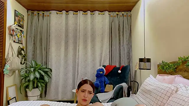 Abrilqueen online show from December 20, 3:09 am