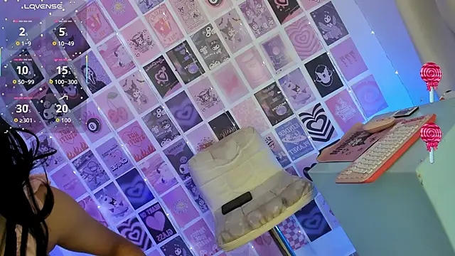 Snapshot of andy_candy01 chatting on November 14, 2:32 pm andy candy01 online show from November 14, 2:32 pm