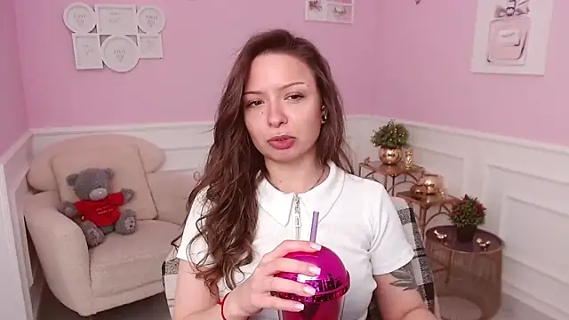 LucySkilar online show from April 9, 4:03 am