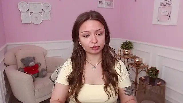 Snapshot of LucySkilar chatting on June 9, 4:46 am LucySkilar online show from June 9, 4:46 am