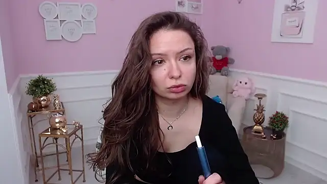 LucySkilar online show from February 2, 5:50 am