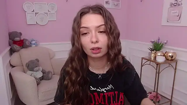 LucySkilar online show from November 30, 6:14 am