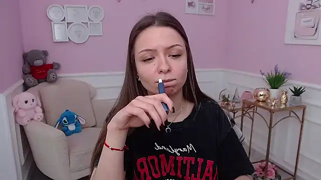 LucySkilar online show from January 18, 7:45 am