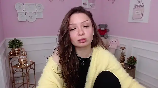 LucySkilar online show from February 23, 5:19 am