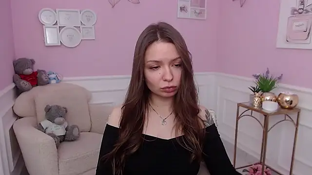 LucySkilar online show from December 22, 5:40 am