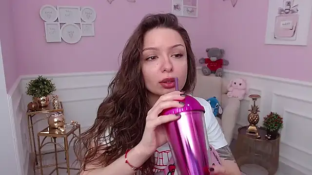 LucySkilar online show from February 5, 5:47 am