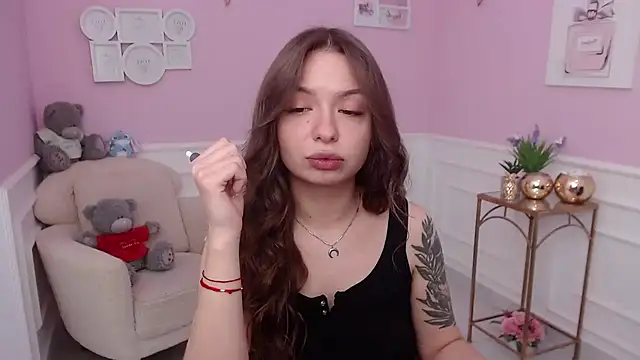 LucySkilar online show from October 20, 4:36 am