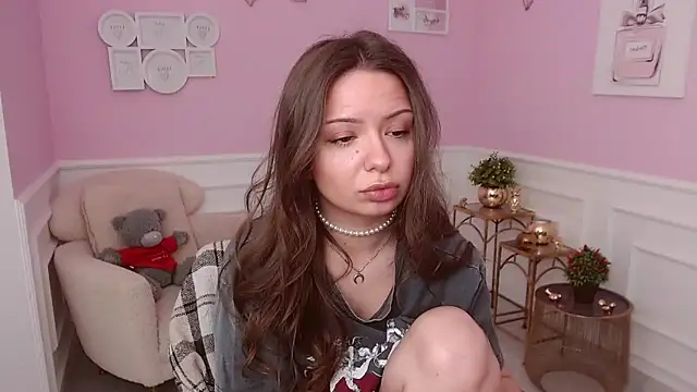 LucySkilar online show from April 23, 4:08 am