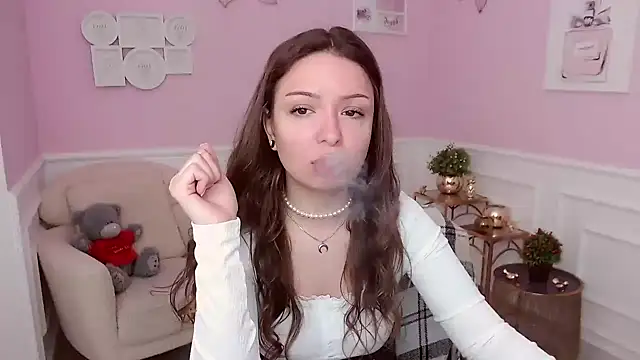 LucySkilar online show from April 5, 4:08 am