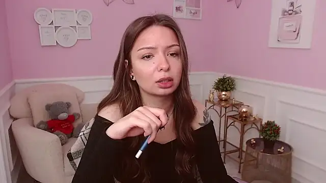 LucySkilar online show from June 2, 4:23 am