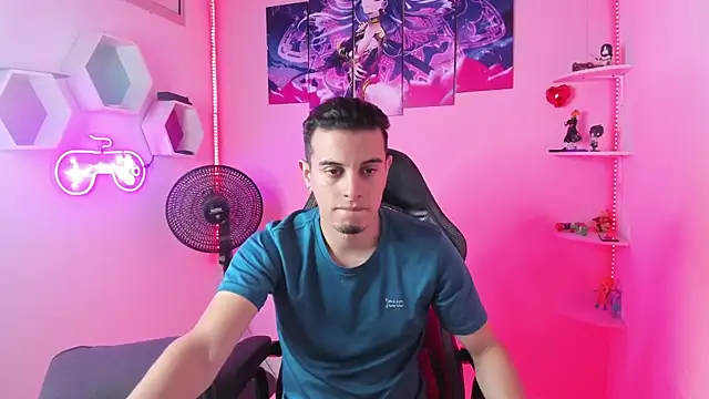 Snapshot of Maximo__ chatting on November 12, 10:02 pm Maximo online show from November 12, 10:02 pm