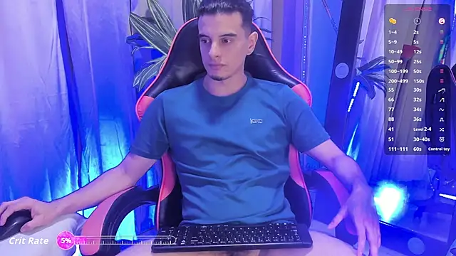 Snapshot of Maximo__ chatting on November 4, 10:13 pm Maximo online show from November 4, 10:13 pm