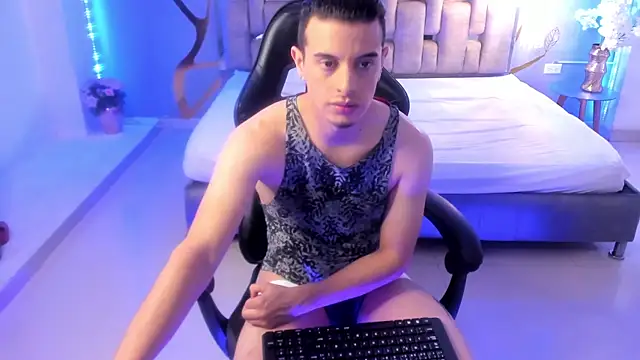 Snapshot of Maximo__ chatting on September 19, 9:41 pm Maximo online show from September 19, 9:41 pm