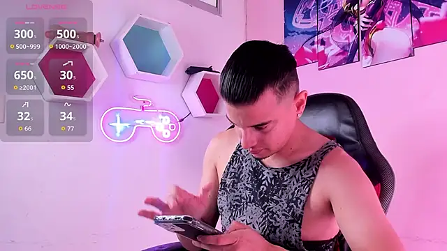 Maximo   online show from December 22, 9:15 pm