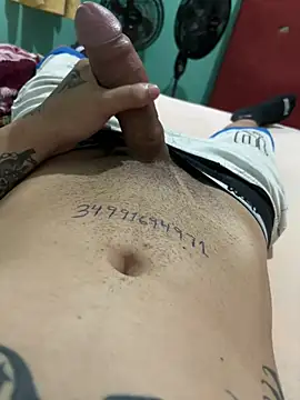 Snapshot of PitbullDiablo1 chatting on January 16, 6:37 pm PitbullDiablo1 online show from January 16, 6:37 pm