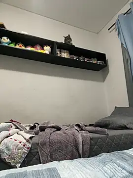 Snapshot of KyKa02 chatting on March 8, 4:12 am KyKa02 online show from March 8, 4:12 am