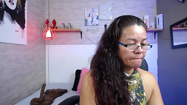 Snapshot of MaturePure chatting on October 13, 10:10 pm MaturePure online show from October 13, 10:10 pm
