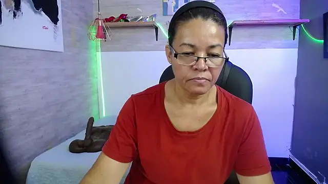 Snapshot of MaturePure chatting on October 16, 9:34 pm MaturePure online show from October 16, 9:34 pm