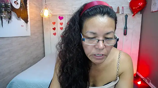 Snapshot of MaturePure chatting on March 9, 7:59 pm MaturePure online show from March 9, 7:59 pm