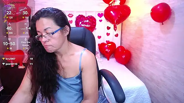 Snapshot of MaturePure chatting on February 17, 11:11 pm MaturePure online show from February 17, 11:11 pm
