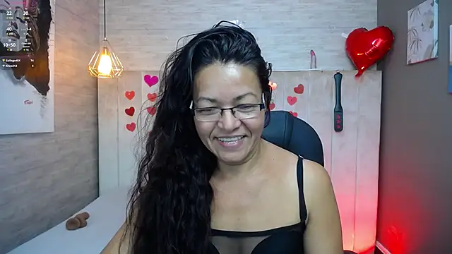 Snapshot of MaturePure chatting on March 7, 9:59 pm MaturePure online show from March 7, 9:59 pm