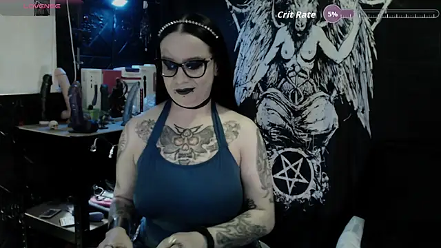 Evil Queen 666 online show from April 10, 6:09 am