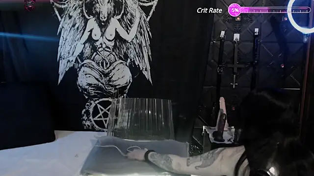 Evil Queen 666 online show from February 15, 7:38 am