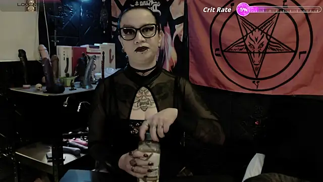 Evil Queen 666 online show from May 8, 6:50 am