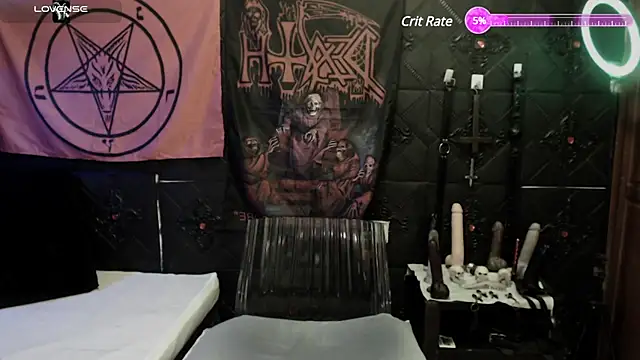 Evil Queen 666 online show from March 18, 5:02 am