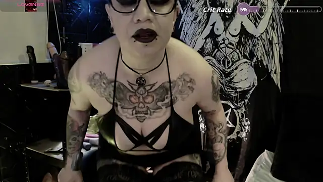 Evil Queen 666 online show from May 30, 7:58 am