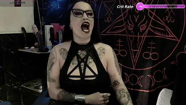 Evil Queen 666 online show from June 12, 6:55 am