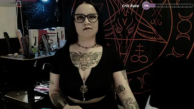 Evil Queen 666 online show from April 28, 5:34 am