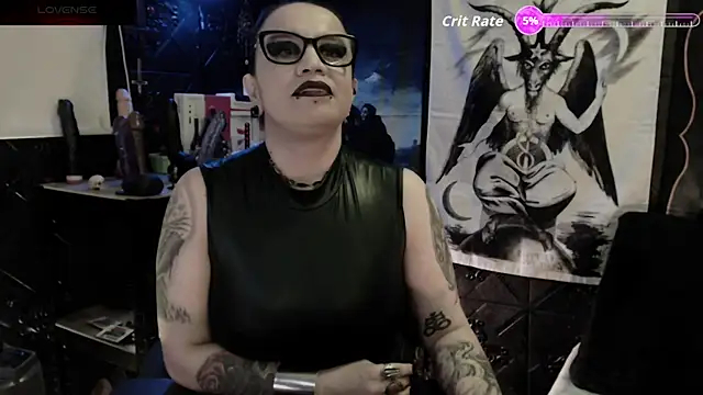 Evil Queen 666 online show from June 5, 5:45 am
