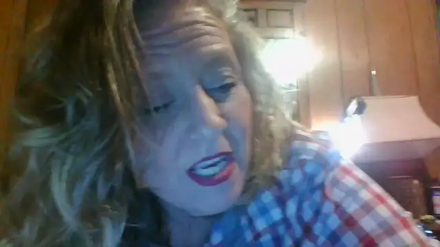 Snapshot of stormynight1 chatting on May 14, 9:06 am stormynight1 online show from May 14, 9:06 am