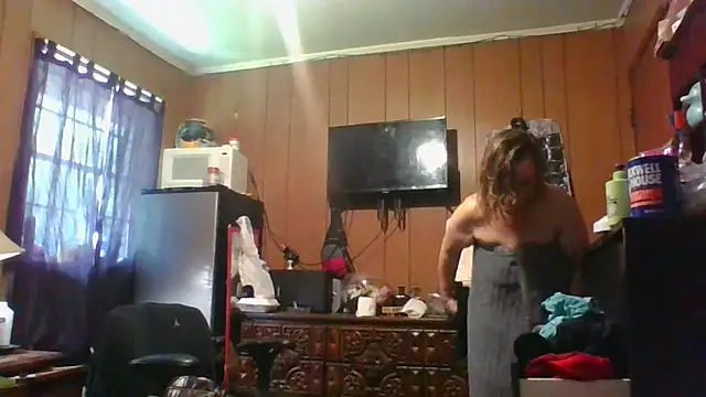 Snapshot of stormynight1 chatting on May 22, 6:39 pm stormynight1 online show from May 22, 6:39 pm