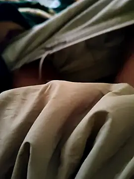 Snapshot of Brown_Munda047 chatting on December 16, 5:33 am Brown Munda047 online show from December 16, 5:33 am