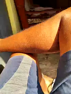 Snapshot of Brown_Munda047 chatting on October 25, 4:33 am Brown Munda047 online show from October 25, 4:33 am