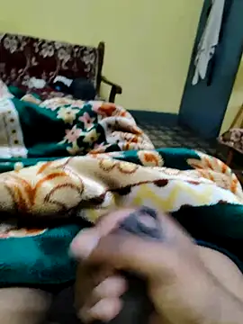 Snapshot of Brown_Munda047 chatting on December 17, 1:21 am Brown Munda047 online show from December 17, 1:21 am