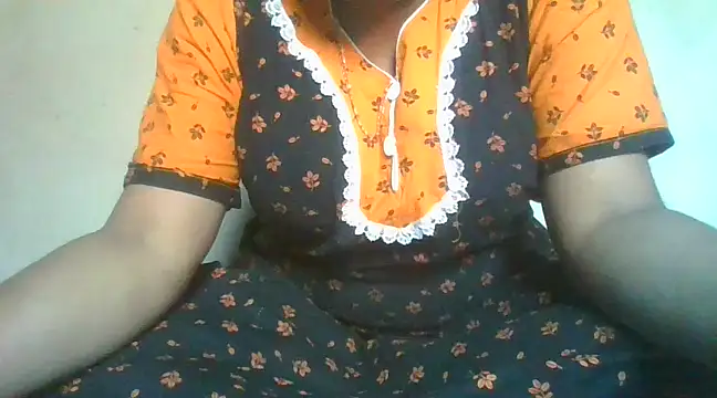 Snapshot of Sexy_rosyyyy chatting on February 8, 10:39 am Sexy rosyyyy online show from February 8, 10:39 am