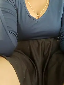 Snapshot of Sexy_rosyyyy chatting on March 6, 3:35 am Sexy rosyyyy online show from March 6, 3:35 am