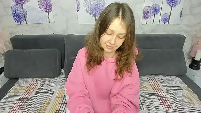 Snapshot of AfinaCutie chatting on February 10, 1:44 pm AfinaCutie online show from February 10, 1:44 pm
