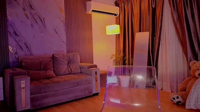 HannaByron online show from March 19, 3:50 am